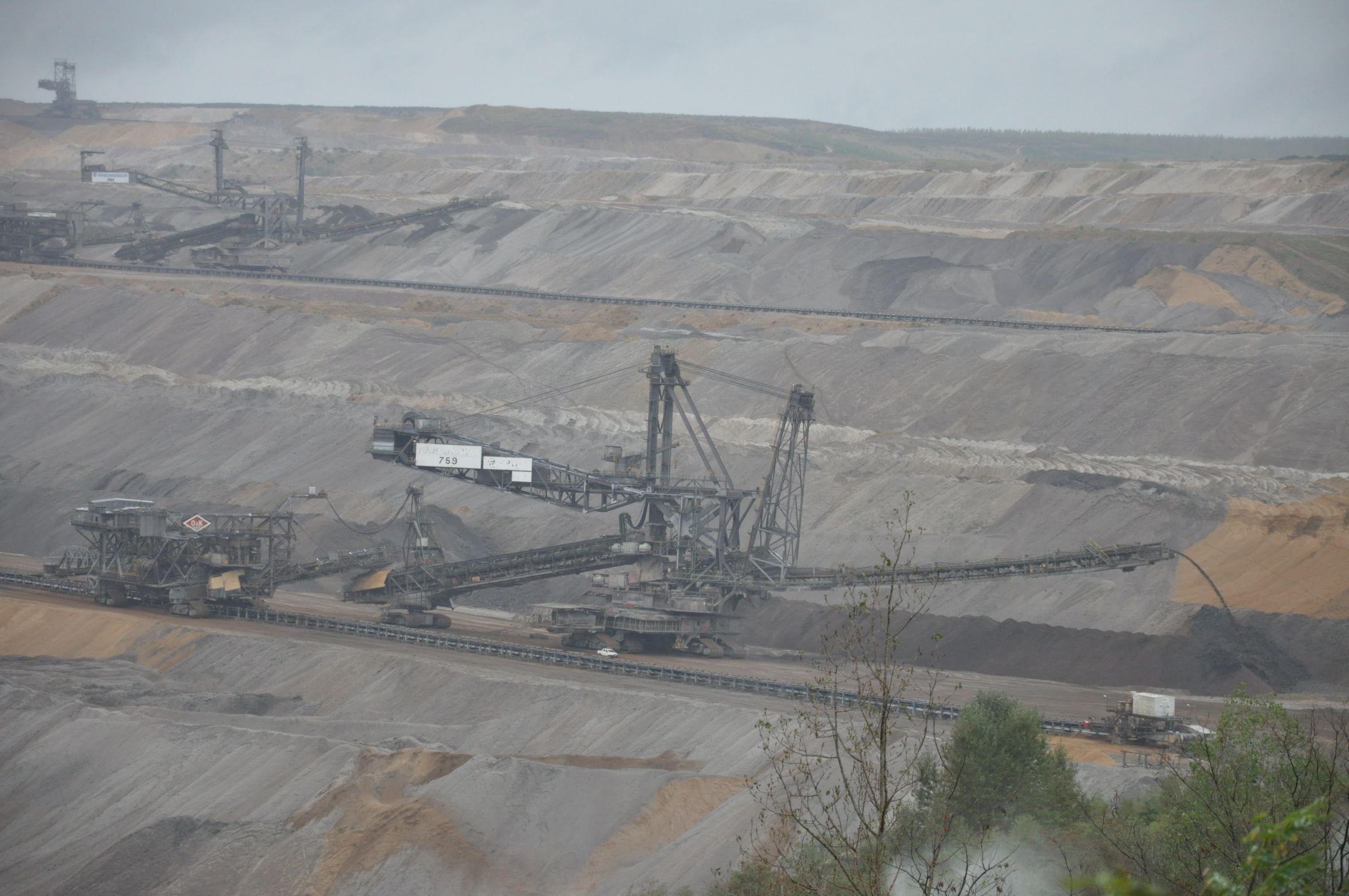 Photo of a spreader in the Hambach lignite surface mine