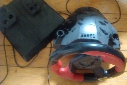crappy image of the dusty racing wheel from above.